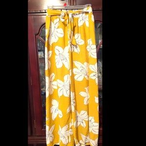 HIGH WAISTED FlARE LEG PANTS